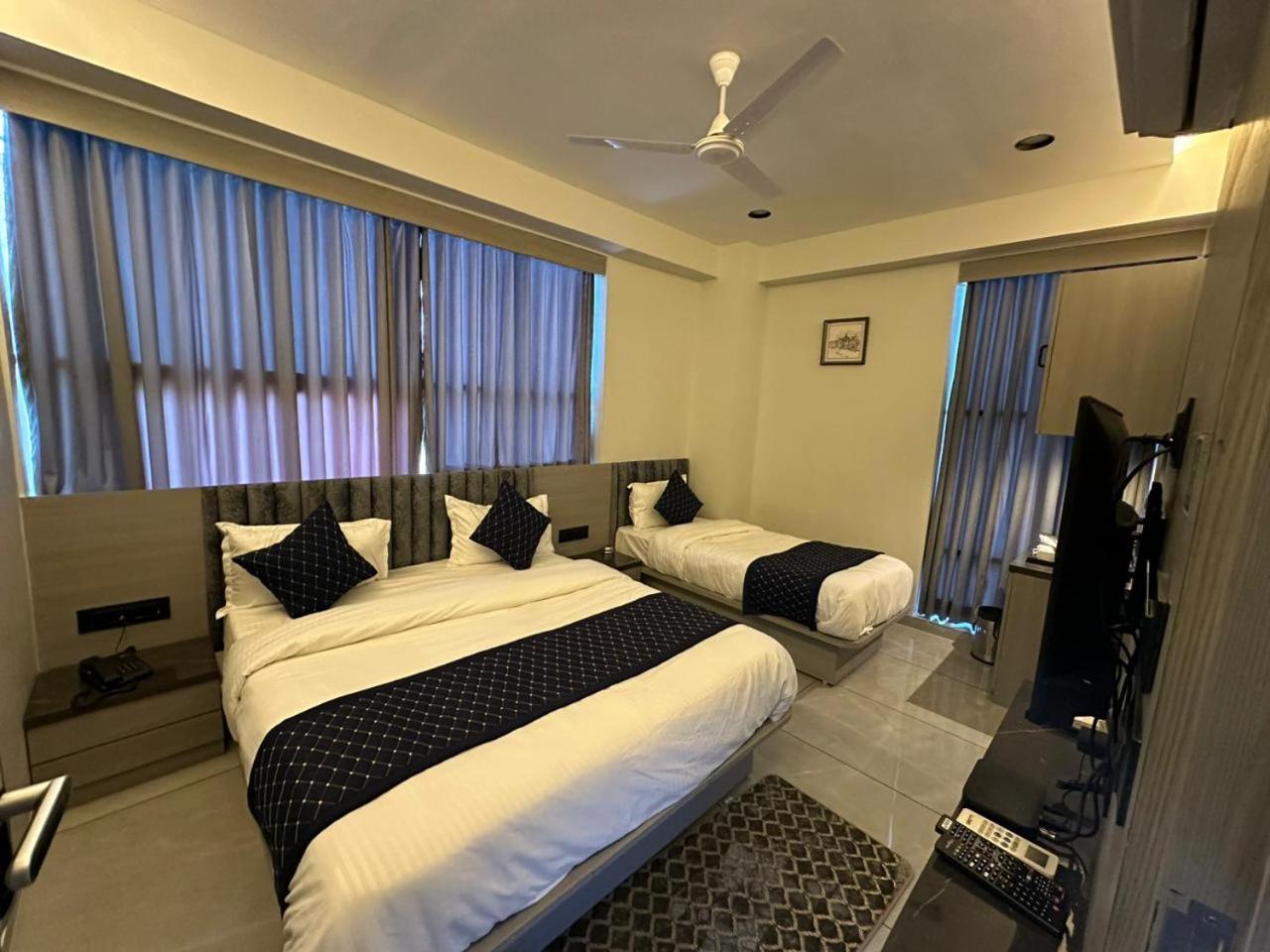 Hotel Asiana Sky Motera Ahmedabad Exterior photo